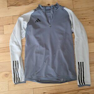 Adidas Men's quarter zip size: small